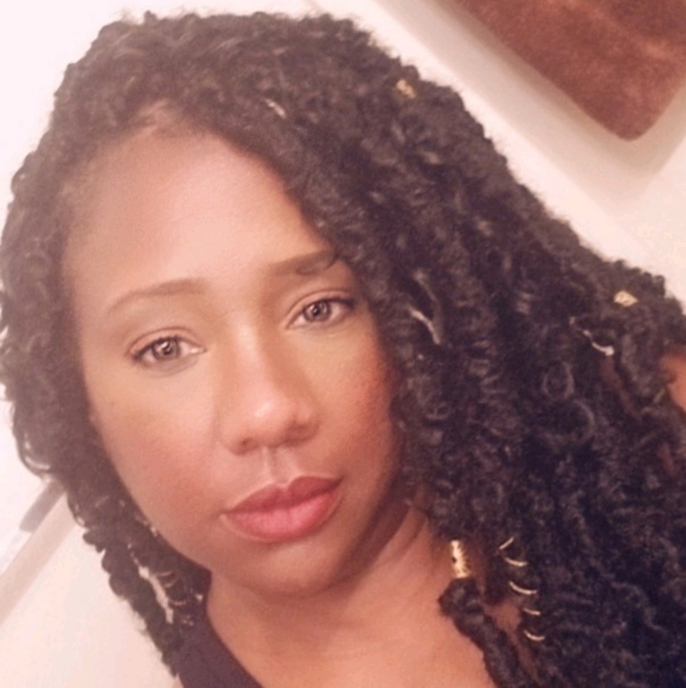Meet your Posher, Deborah